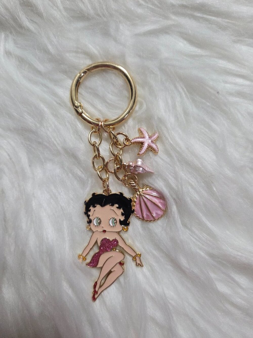 Betty Boop with Seashell Accent Keychain